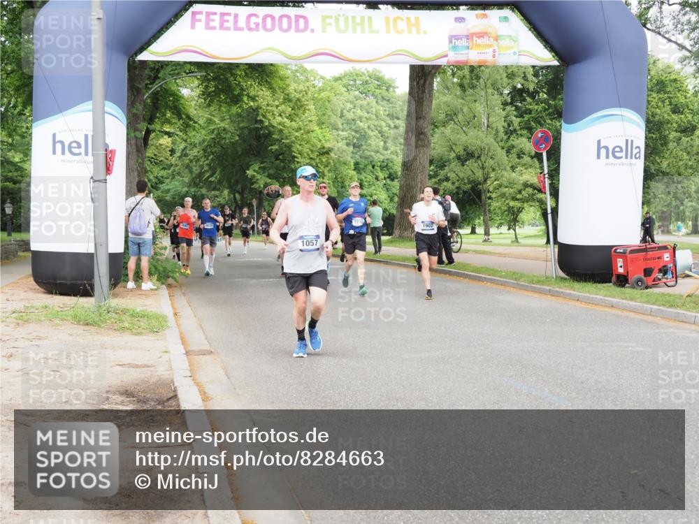 29.06.2025 - hella hamburg halbmarathon MichiJ http://msf.ph/oto/8284663 29.06.2025 10:32:41 Zwischen KM18-KM19 3098, 5047, 6903, 7710, 9302, 13421, 14703, 15225, 15512, 16062, 17748, 18942 meine-sportfotos.de