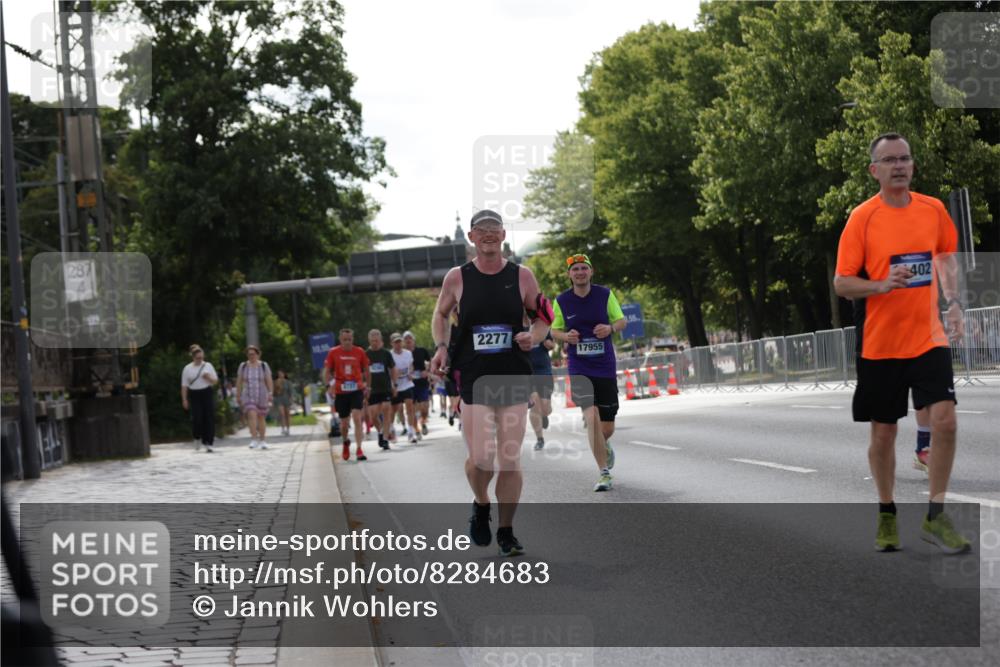 29.06.2025 - hella hamburg halbmarathon Jannik Wohlers http://msf.ph/oto/8284683 29.06.2025 10:03:19 Lombardsbrücke 1367, 2277, 2683, 2759, 5384, 5396, 5464, 7006, 7306, 8484, 8727, 9280, 10389, 11402, 13793, 15643, 15859, 16113, 16621, 17550, 17955, 18999 meine-sportfotos.de
