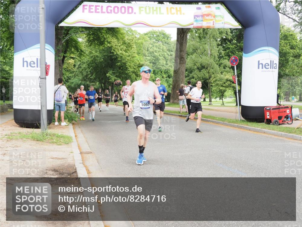 29.06.2025 - hella hamburg halbmarathon MichiJ http://msf.ph/oto/8284716 29.06.2025 10:32:42 Zwischen KM18-KM19 1057, 3098, 5047, 6903, 7710, 9302, 15512, 16062, 17748, 18942 meine-sportfotos.de