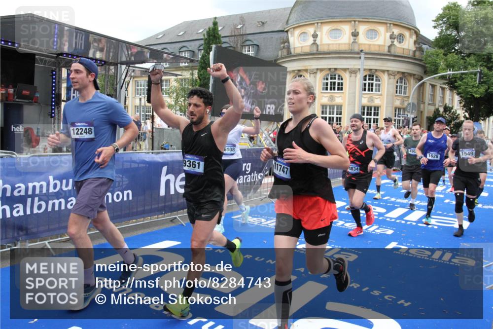 29.06.2025 - hella hamburg halbmarathon Michael Strokosch http://msf.ph/oto/8284743 29.06.2025 10:55:16 Ziel 1549, 1628, 2119, 2448, 3041, 3945, 4903, 6355, 6891, 8973, 9361, 10188, 10191, 10192, 10263, 10582, 11747, 12248, 12961, 14834, 15854, 16108, 16521, 18031, 18966 meine-sportfotos.de