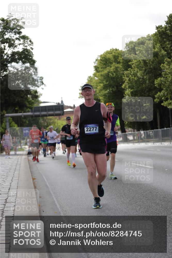 29.06.2025 - hella hamburg halbmarathon Jannik Wohlers http://msf.ph/oto/8284745 29.06.2025 10:03:20 Lombardsbrücke 1367, 2277, 2683, 2759, 5363, 5384, 5396, 7006, 7306, 7485, 8469, 8484, 8727, 9280, 10389, 11402, 11614, 13793, 15643, 15859, 16113, 16621, 17550, 17955, 18999 meine-sportfotos.de