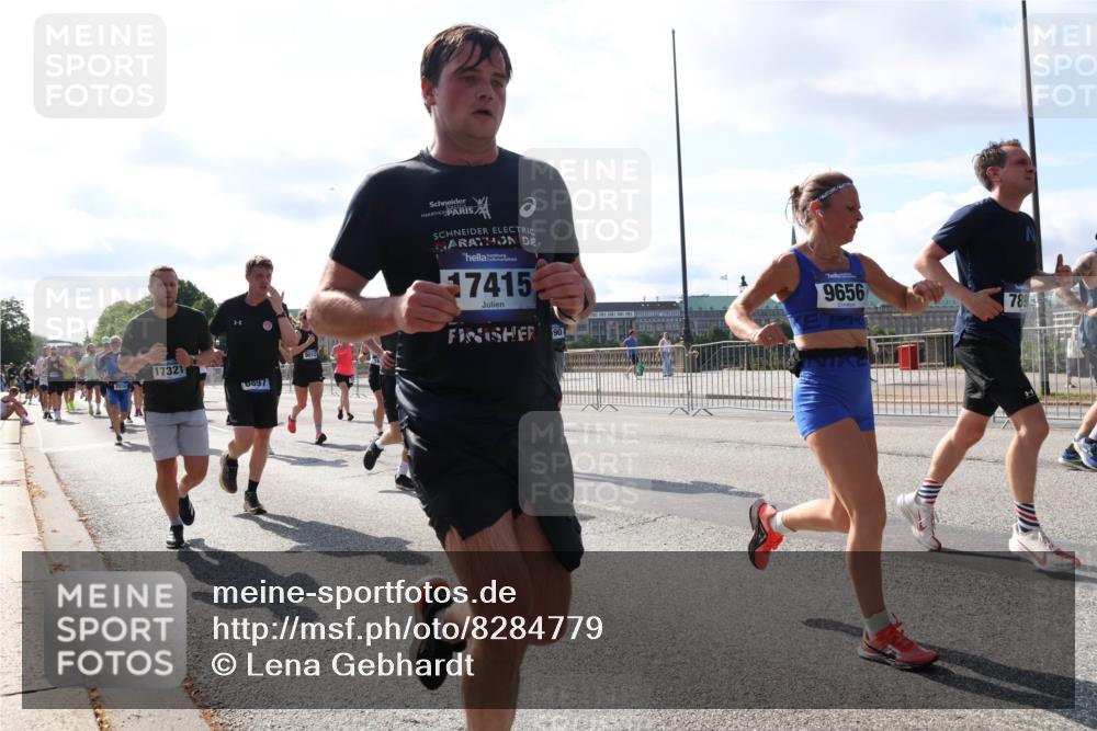 29.06.2025 - hella hamburg halbmarathon Lena Gebhardt http://msf.ph/oto/8284779 29.06.2025 09:58:19 Lombardsbrücke 17321, 7415, 0897, 9656, 789, 1034, 1179, 1190, 1258, 1285, 1320, 1321, 1335, 1815, 1870, 2029, 2034, 2070, 2138, 2397, 2417, 2518, 2612, 2636, 2656, 2711, 3041, 3091, 3097, 3114, 3251, 3819, 3859, 4152, 4814, 4903, 5093, 5259, 5378, 5672, 5721, 5775, 5894, 6164, 6272, 6433, 6569, 6580, 6592, 6628, 6754, 6776, 6897, 7065, 7409, 7478, 7509, 7646, 7724, 7856, 7896, 7952, 7976, 8154, 8311, 8393, 8508, 8590, 8825, 9012, 9057, 9562, 9656, 10084 meine-sportfotos.de