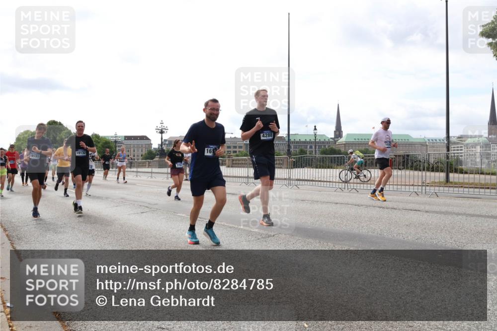 29.06.2025 - hella hamburg halbmarathon Lena Gebhardt http://msf.ph/oto/8284785 29.06.2025 10:20:47 Lombardsbrücke 19131, 19132, 3781, 161, 4288, 1011, 1046, 1069, 1471, 1474, 2053, 2101, 2325, 2478, 2834, 2923, 2945, 3247, 3733, 3781, 3813, 4082, 4154, 4166, 4288, 4350, 4422, 4754, 4869, 5041, 5061, 5181, 5625, 5831, 6608, 6951, 7018, 7131, 7608, 8025, 8113, 8588, 8724, 8940, 9005, 9011, 9236, 9722, 9873, 9981, 10041, 10050, 10350, 10585, 10613, 10647, 11100, 11145, 11603, 11835, 11995, 12694, 12844, 13057, 13508 meine-sportfotos.de