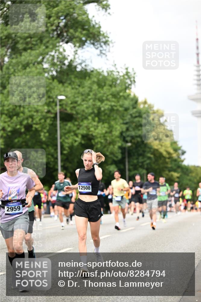 29.06.2025 - hella hamburg halbmarathon Dr. Thomas Lammeyer http://msf.ph/oto/8284794 29.06.2025 10:37:01 Kennedybrücke 1237, 1647, 1732, 1879, 2059, 2384, 2959, 3221, 3391, 3422, 3653, 3660, 3670, 3708, 3753, 4030, 4096, 4555, 5110, 5156, 5581, 6861, 7135, 7531, 7749, 7750, 8170, 8595, 8839, 9034, 9289, 9471, 9542, 9768, 9780, 9812, 10002, 10203, 10470, 10770, 11076 meine-sportfotos.de