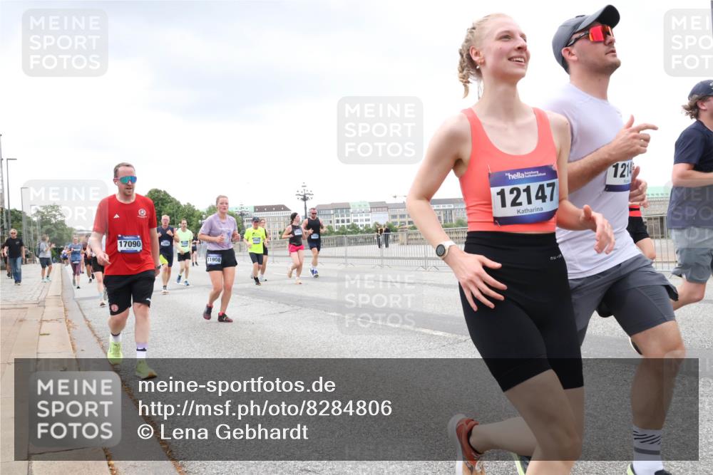 29.06.2025 - hella hamburg halbmarathon Lena Gebhardt http://msf.ph/oto/8284806 29.06.2025 10:55:15 Lombardsbrücke 17090, 11908, 12147, 121, 1013, 1873, 1917, 2090, 2452, 2566, 2632, 3002, 3115, 3157, 3274, 3577, 4039, 4191, 4192, 4628, 5040, 5392, 5483, 5487, 5500, 5727, 6395, 6396, 6839, 6944, 7219, 7238, 7680, 7766, 8186, 8403, 8519, 8626, 9596, 9857, 9858, 10109, 10458, 10559, 10686, 10885, 11109, 11226, 11737, 11788, 11908, 12147, 12148, 12240, 12902, 13098, 13230, 13283, 13548, 13944, 13945, 13979, 13980, 14515, 14727, 15152, 15160, 16385 meine-sportfotos.de