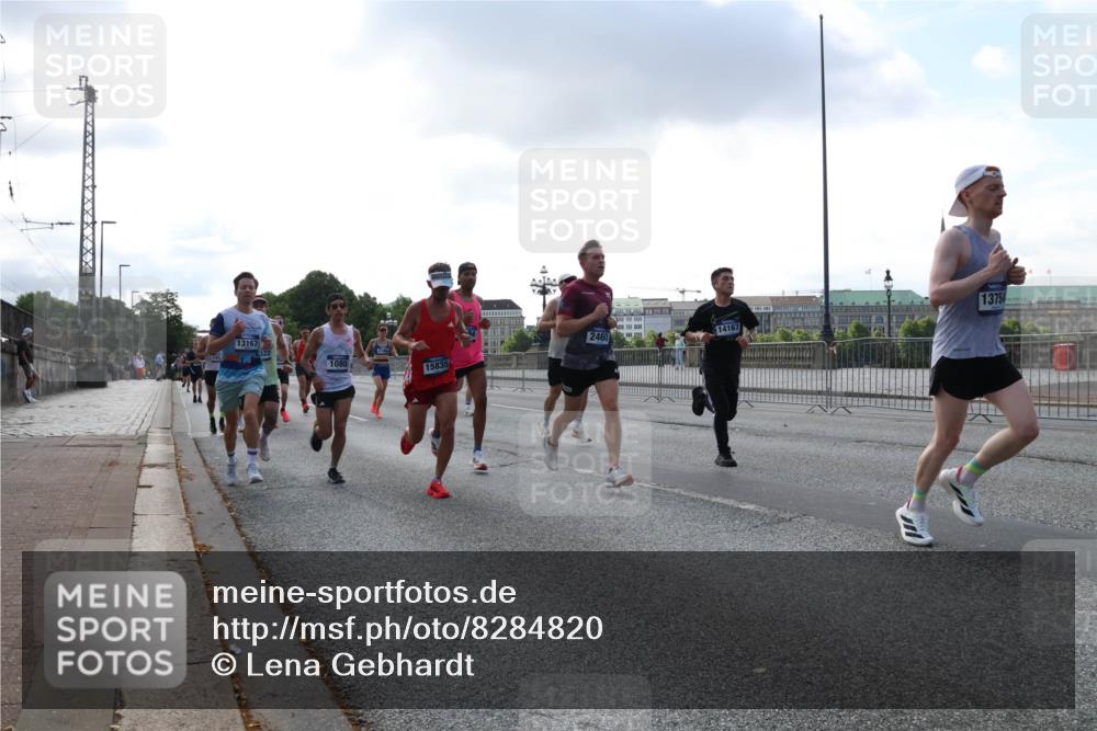 29.06.2025 - hella hamburg halbmarathon Lena Gebhardt http://msf.ph/oto/8284820 29.06.2025 09:45:50 Lombardsbrücke 13167, 2460, 14167, 1080, 15835, 13754, 57, 1080, 1686, 1707, 1894, 1990, 2460, 2689, 3043, 4050, 4129, 4463, 4679, 4698, 4749, 4812, 5070, 5187, 5328, 5550, 5746, 5826, 6169, 6358, 6495, 6878, 7186, 7272, 7389, 7481, 7651, 7723, 7880, 7965, 8062, 8190, 8209, 8883, 9137, 9345, 9571, 9634, 10017, 10171, 10270, 10453, 10484, 10876, 11120, 11199, 11413, 11857, 12189, 12232, 12234, 12308, 12681, 12691, 12988, 13066, 13167, 13343, 13618, 13686, 13754, 14028, 14167 meine-sportfotos.de