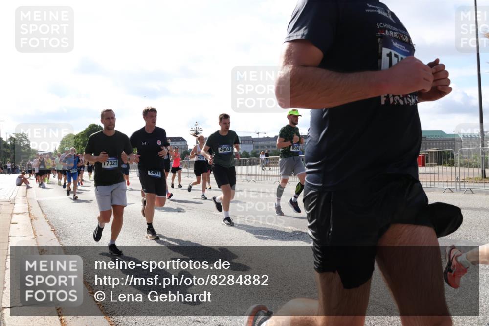 29.06.2025 - hella hamburg halbmarathon Lena Gebhardt http://msf.ph/oto/8284882 29.06.2025 09:58:19 Lombardsbrücke 17321, 6272, 6897, 4903, 8590, 1034, 1179, 1190, 1258, 1285, 1320, 1321, 1335, 1815, 1870, 2029, 2034, 2070, 2138, 2397, 2417, 2518, 2612, 2636, 2656, 2711, 3041, 3091, 3097, 3114, 3251, 3819, 3859, 4152, 4814, 4903, 5093, 5259, 5378, 5672, 5721, 5775, 5894, 6164, 6272, 6433, 6569, 6580, 6592, 6628, 6754, 6776, 6897, 7065, 7409, 7478, 7509, 7646, 7724, 7856, 7896, 7952, 7976, 8154, 8311, 8393, 8508, 8590, 8825, 9012, 9057, 9562, 9656, 10084 meine-sportfotos.de