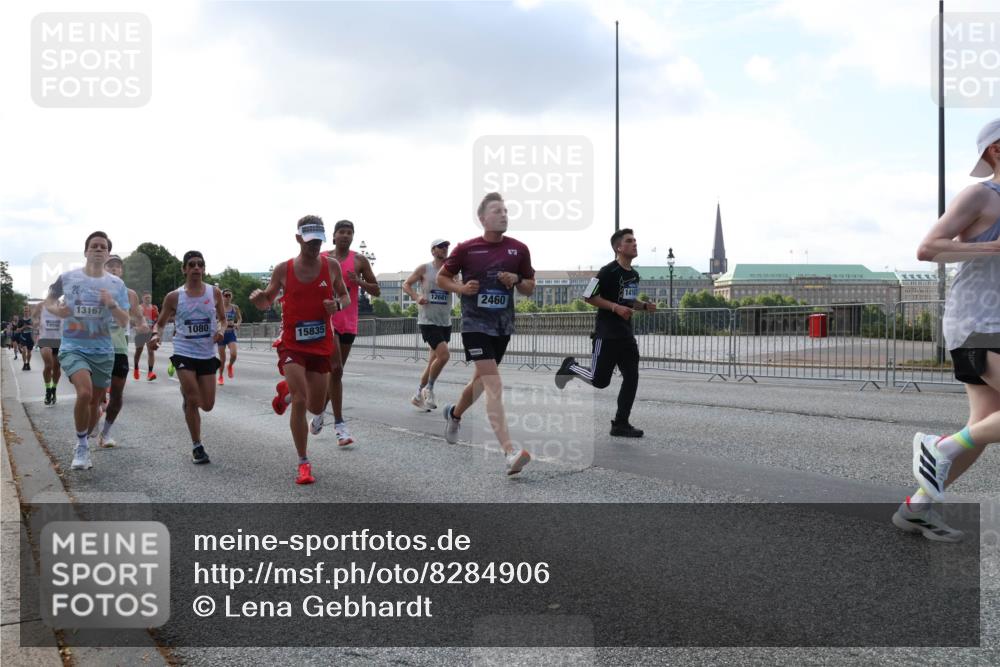 29.06.2025 - hella hamburg halbmarathon Lena Gebhardt http://msf.ph/oto/8284906 29.06.2025 09:45:51 Lombardsbrücke 20, 13167, 1080, 15835, 12681, 2460, 57, 1080, 1686, 1707, 1894, 1990, 2460, 2689, 3043, 4129, 4463, 4679, 4698, 4749, 4812, 5187, 5328, 5550, 5746, 5826, 6169, 6358, 6495, 6878, 7055, 7186, 7389, 7481, 7651, 7723, 7880, 7965, 8062, 8190, 8209, 8883, 9345, 9571, 9634, 10017, 10270, 10453, 10484, 10876, 11120, 11199, 11413, 11857, 12189, 12232, 12234, 12308, 12681, 12691, 12988, 13066, 13167, 13343, 13618, 13686, 13754, 14028, 14167, 15115, 16507, 17768 meine-sportfotos.de