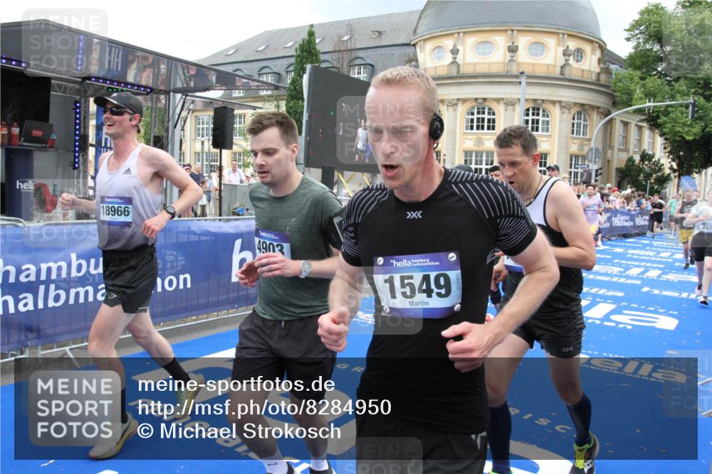 29.06.2025 - hella hamburg halbmarathon Michael Strokosch http://msf.ph/oto/8284950 29.06.2025 10:55:18 Ziel 1549, 1628, 2119, 4903, 5643, 6723, 6891, 8973, 9361, 10188, 10263, 10582, 11184, 11747, 12248, 13470, 14834, 15854, 16108, 16521, 18031, 18380, 18531, 18966 meine-sportfotos.de