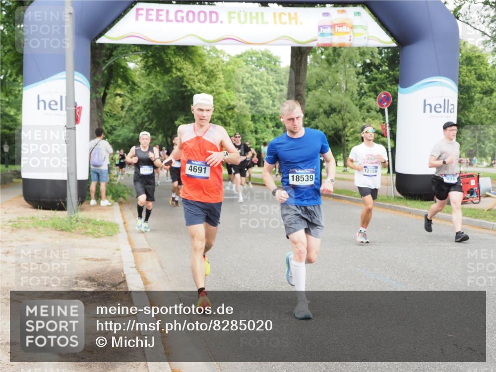 29.06.2025 - hella hamburg halbmarathon MichiJ http://msf.ph/oto/8285020 29.06.2025 10:32:47 Zwischen KM18-KM19 1057, 1391, 1902, 4691, 5648, 6903, 7710, 12159, 17912, 18539 meine-sportfotos.de