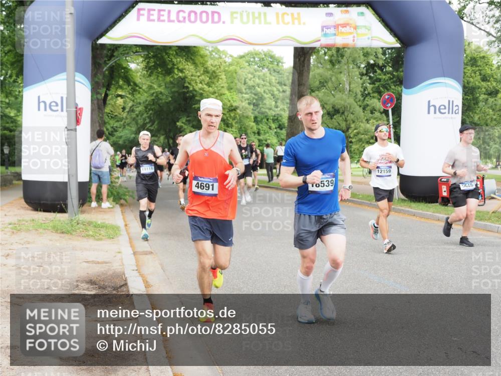 29.06.2025 - hella hamburg halbmarathon MichiJ http://msf.ph/oto/8285055 29.06.2025 10:32:47 Zwischen KM18-KM19 1057, 1391, 1902, 4691, 5648, 6903, 7710, 12159, 17912, 18539 meine-sportfotos.de
