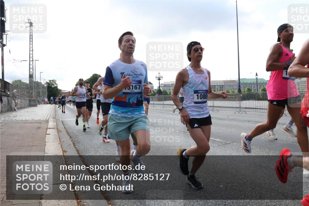 29.06.2025 - hella hamburg halbmarathon Lena Gebhardt http://msf.ph/oto/8285127 29.06.2025 09:45:52 Lombardsbrücke 14548, 17, 22, 3167, 1080, 57, 1080, 1686, 1707, 1894, 1990, 2460, 2689, 3043, 3809, 4129, 4463, 4679, 4698, 4749, 4812, 5187, 5328, 5550, 5826, 6169, 6358, 6495, 6878, 7055, 7186, 7389, 7481, 7651, 7880, 7965, 8062, 8190, 9345, 9571, 9634, 10017, 10270, 10453, 10484, 10876, 11120, 11199, 11857, 12189, 12232, 12234, 12308, 12681, 12691, 12988, 13066, 13167, 13343, 13618, 13686, 13754, 14028, 14167, 15115, 16507, 17768 meine-sportfotos.de