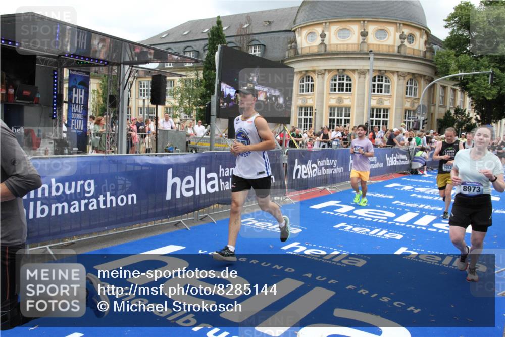 29.06.2025 - hella hamburg halbmarathon Michael Strokosch http://msf.ph/oto/8285144 29.06.2025 10:55:20 Ziel 4903, 5643, 6723, 6891, 8973, 10188, 10263, 10582, 11184, 12526, 13470, 15854, 16521, 18031, 18290, 18380, 18531, 18966 meine-sportfotos.de