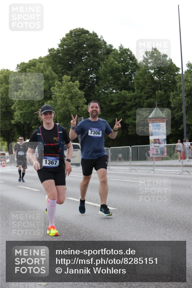 29.06.2025 - hella hamburg halbmarathon Jannik Wohlers http://msf.ph/oto/8285151 29.06.2025 10:03:25 Lombardsbrücke 1032, 1355, 1367, 2277, 2759, 4095, 5363, 5396, 5613, 7006, 7306, 7485, 8469, 8484, 8727, 9280, 9899, 10389, 11402, 11614, 12336, 12653, 13793, 15520, 15643, 15859, 16113, 16621, 17098, 17550, 17955 meine-sportfotos.de