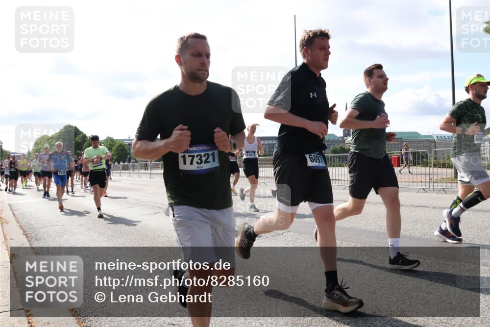 29.06.2025 - hella hamburg halbmarathon Lena Gebhardt http://msf.ph/oto/8285160 29.06.2025 09:58:20 Lombardsbrücke 20341, 17321, 815, 16213, 6897, 8590, 1034, 1179, 1190, 1258, 1285, 1320, 1321, 1335, 1815, 1870, 2029, 2034, 2070, 2138, 2397, 2417, 2518, 2612, 2636, 2656, 2711, 3041, 3091, 3097, 3114, 3251, 3819, 3859, 4152, 4814, 4903, 5093, 5259, 5378, 5672, 5721, 5775, 5894, 6164, 6272, 6433, 6580, 6592, 6628, 6754, 6759, 6877, 6897, 7065, 7409, 7478, 7509, 7646, 7724, 7856, 7896, 7952, 7976, 8154, 8311, 8393, 8508, 8590, 8825, 9012, 9057, 9562, 9656, 10084 meine-sportfotos.de