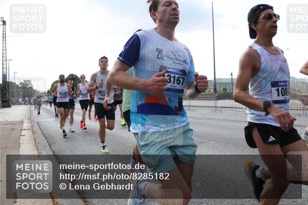 29.06.2025 - hella hamburg halbmarathon Lena Gebhardt http://msf.ph/oto/8285182 29.06.2025 09:45:52 Lombardsbrücke 14548, 8062, 7691, 150, 12989, 20, 3167, 1080, 57, 1080, 1686, 1707, 1894, 1990, 2460, 2689, 3043, 3809, 4129, 4463, 4679, 4698, 4749, 4812, 5187, 5328, 5550, 5826, 6169, 6358, 6495, 6878, 7055, 7186, 7389, 7481, 7651, 7880, 7965, 8062, 8190, 9345, 9571, 9634, 10017, 10270, 10453, 10484, 10876, 11120, 11199, 11857, 12189, 12232, 12234, 12308, 12681, 12691, 12988, 13066, 13167, 13343, 13618, 13686, 13754, 14028, 14167, 15115, 16507, 17768 meine-sportfotos.de