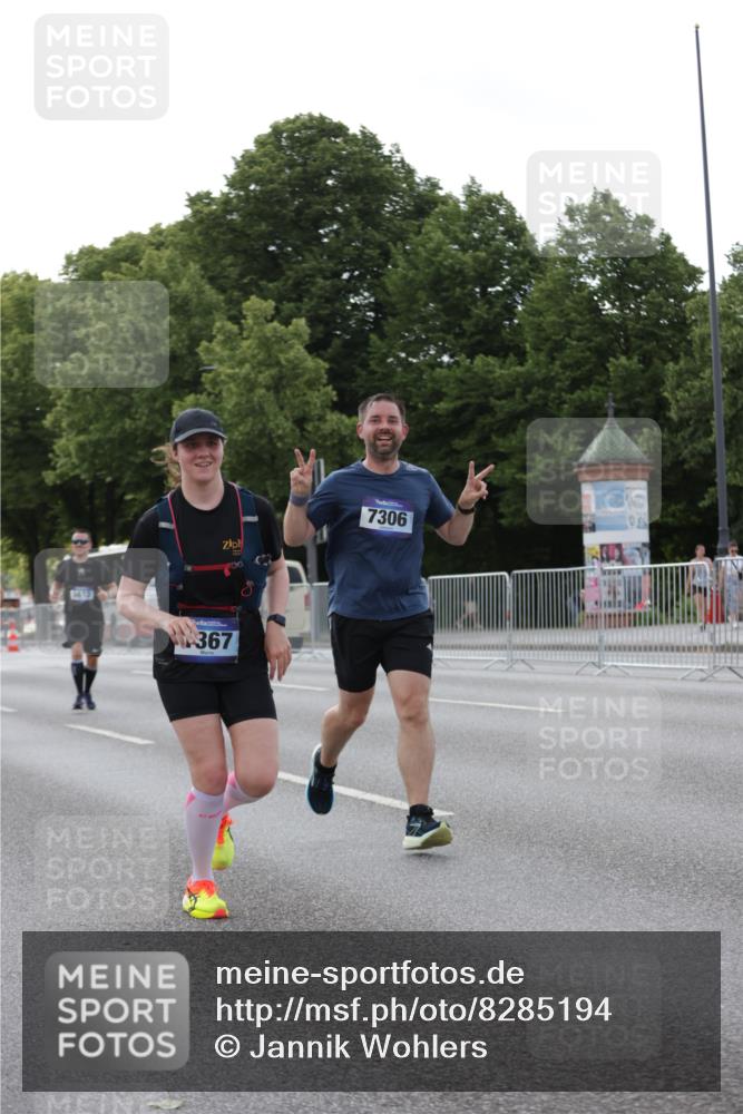 29.06.2025 - hella hamburg halbmarathon Jannik Wohlers http://msf.ph/oto/8285194 29.06.2025 10:03:25 Lombardsbrücke 1032, 1355, 1367, 2277, 2759, 4095, 5363, 5396, 5613, 7006, 7306, 7485, 8469, 8484, 8727, 9280, 9899, 10389, 11402, 11614, 12336, 12653, 13793, 15520, 15643, 15859, 16113, 16621, 17098, 17550, 17955 meine-sportfotos.de