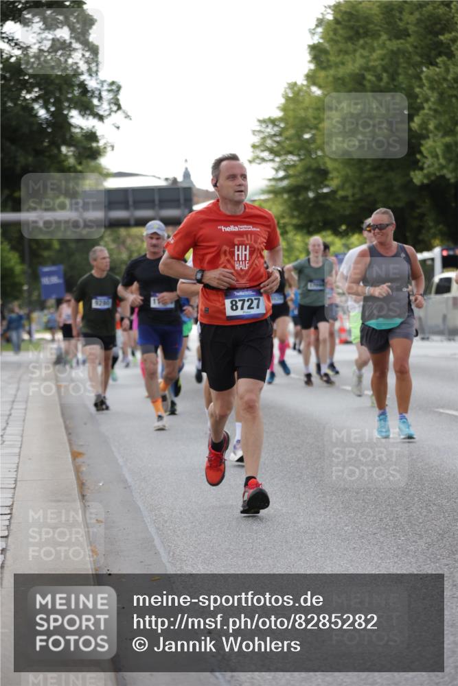 29.06.2025 - hella hamburg halbmarathon Jannik Wohlers http://msf.ph/oto/8285282 29.06.2025 10:03:26 Lombardsbrücke 1032, 1355, 1367, 2277, 2759, 4095, 5363, 5396, 5613, 7006, 7306, 7485, 8469, 8484, 8727, 9280, 9899, 10389, 11402, 11614, 12336, 12653, 13173, 15520, 15859, 16113, 16621, 17098, 17955 meine-sportfotos.de