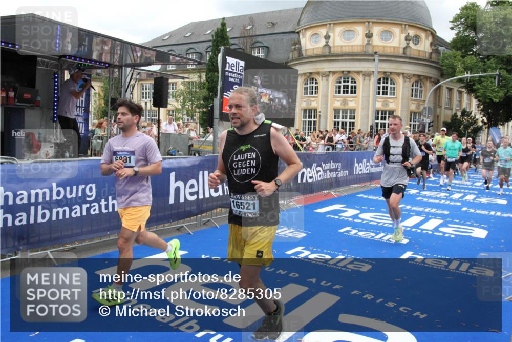29.06.2025 - hella hamburg halbmarathon Michael Strokosch http://msf.ph/oto/8285305 29.06.2025 10:55:21 Ziel 4189, 5643, 6723, 6891, 8487, 8973, 10188, 10263, 10582, 11184, 12526, 13236, 13470, 15854, 16521, 16985, 18290, 18380, 18531 meine-sportfotos.de