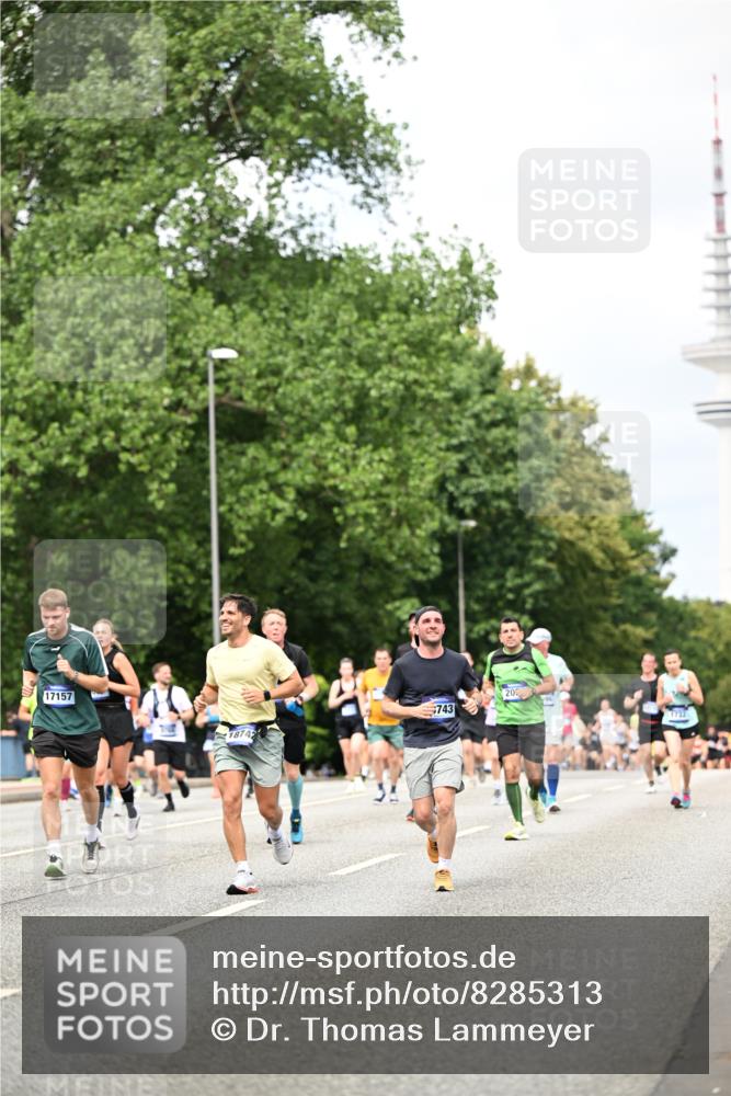 29.06.2025 - hella hamburg halbmarathon Dr. Thomas Lammeyer http://msf.ph/oto/8285313 29.06.2025 10:37:04 Kennedybrücke 1078, 1199, 1237, 1647, 1732, 1879, 2059, 2384, 2959, 3221, 3391, 3422, 3653, 3660, 3670, 3708, 3753, 4030, 4096, 4446, 4555, 5110, 5156, 5581, 6861, 7135, 7531, 7749, 7750, 8170, 8175, 8595, 8839, 9034, 9289, 9471, 9542, 9768, 9780, 9812, 10002, 10203, 10770 meine-sportfotos.de