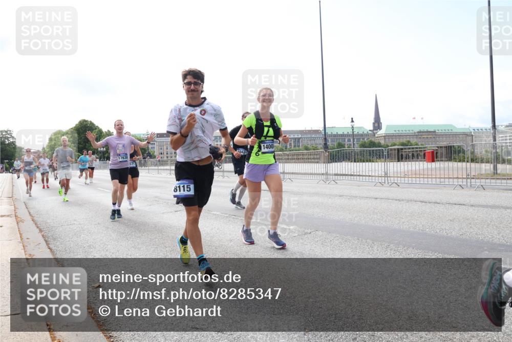 29.06.2025 - hella hamburg halbmarathon Lena Gebhardt http://msf.ph/oto/8285347 29.06.2025 10:11:45 Lombardsbrücke 1328, 1531, 1866, 1992, 3363, 3837, 4227, 5379, 5605, 7571, 8115, 8368, 8807, 8810, 9119, 9191, 9428, 10042, 10372, 10409, 10428, 11321, 11507, 11537, 11755, 11917, 12286, 12473, 13177, 13203, 13542, 13603, 13939, 13958, 14008, 14149, 14384, 15797, 15945, 16383, 17080, 17638, 17774, 17787, 17866, 18261, 18278, 18382, 18395, 19172 meine-sportfotos.de