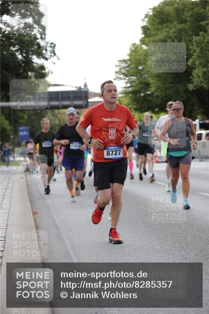 29.06.2025 - hella hamburg halbmarathon Jannik Wohlers http://msf.ph/oto/8285357 29.06.2025 10:03:26 Lombardsbrücke 1032, 1355, 1367, 2277, 2759, 4095, 5363, 5396, 5613, 7006, 7306, 7485, 8469, 8484, 8727, 9280, 9899, 10389, 11402, 11614, 12336, 12653, 13173, 15520, 15859, 16113, 16621, 17098, 17955 meine-sportfotos.de
