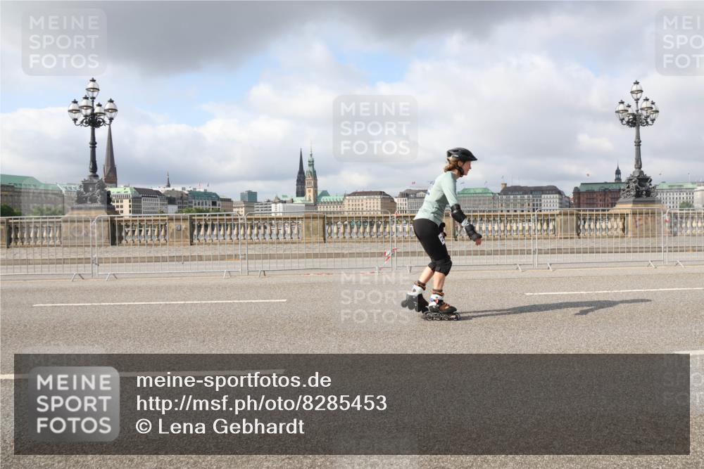 29.06.2025 - hella hamburg halbmarathon Lena Gebhardt http://msf.ph/oto/8285453 29.06.2025 09:05:24 Lombardsbrücke  meine-sportfotos.de