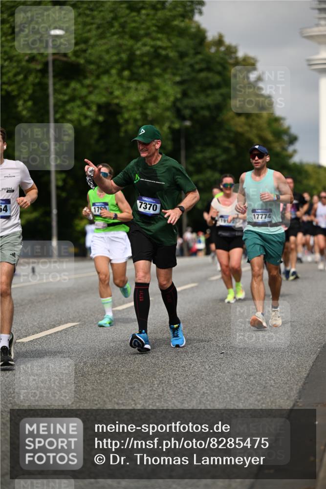 29.06.2025 - hella hamburg halbmarathon Dr. Thomas Lammeyer http://msf.ph/oto/8285475 29.06.2025 10:15:57 Kennedybrücke 1062, 1790, 2661, 3746, 3837, 4499, 6966, 7370, 7474, 8206, 8207, 8368, 9119, 9253, 9254, 9405, 10042 meine-sportfotos.de