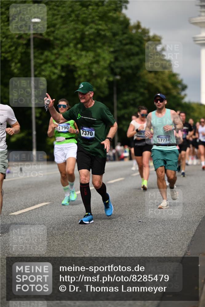 29.06.2025 - hella hamburg halbmarathon Dr. Thomas Lammeyer http://msf.ph/oto/8285479 29.06.2025 10:15:57 Kennedybrücke 1062, 1790, 2661, 3746, 3837, 4499, 6966, 7370, 7474, 8206, 8207, 8368, 9119, 9253, 9254, 9405, 10042 meine-sportfotos.de