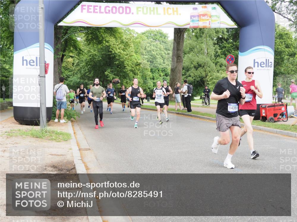 29.06.2025 - hella hamburg halbmarathon MichiJ http://msf.ph/oto/8285491 29.06.2025 10:32:52 Zwischen KM18-KM19 1391, 1520, 4691, 5648, 6575, 8218, 12154, 12159, 13996, 14351, 15334, 15666, 16316, 18539, 19116 meine-sportfotos.de