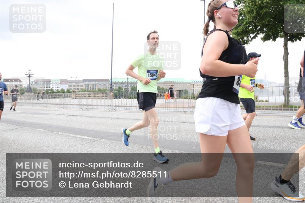 29.06.2025 - hella hamburg halbmarathon Lena Gebhardt http://msf.ph/oto/8285511 29.06.2025 10:55:20 Lombardsbrücke 15843, 84, 6944, 1013, 1616, 1873, 1917, 2090, 2452, 3002, 3115, 3157, 3274, 3577, 4039, 4191, 4192, 4628, 5040, 5392, 5483, 5487, 5727, 6395, 6396, 6839, 6944, 7219, 7238, 7548, 7680, 7766, 8403, 8519, 8626, 9596, 9614, 9618, 9857, 9858, 10094, 10109, 10458, 10559, 10686, 10885, 11109, 11737, 11788, 11908, 12147, 12148, 12902, 13098, 13230, 13548, 13979, 13980, 14515, 14727, 15152, 15160, 16385 meine-sportfotos.de