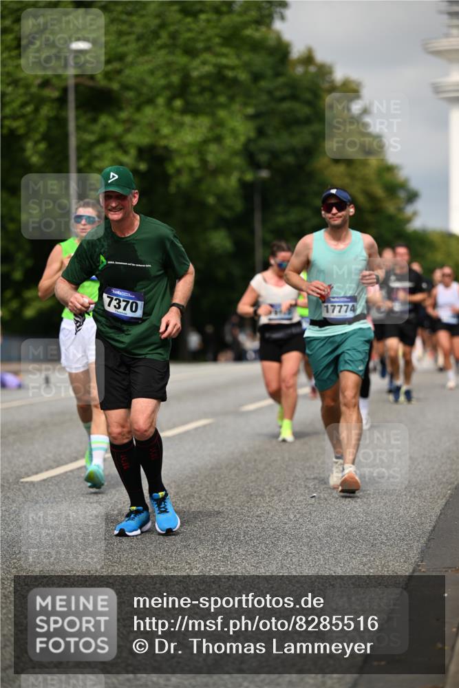 29.06.2025 - hella hamburg halbmarathon Dr. Thomas Lammeyer http://msf.ph/oto/8285516 29.06.2025 10:15:58 Kennedybrücke 1062, 1790, 2661, 3746, 3837, 4499, 6966, 7370, 7474, 8206, 8207, 8368, 9119, 9253, 9254, 9405 meine-sportfotos.de