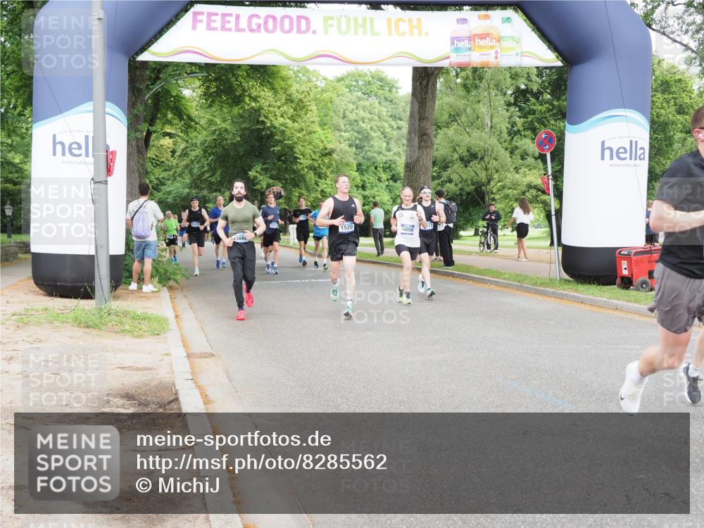 29.06.2025 - hella hamburg halbmarathon MichiJ http://msf.ph/oto/8285562 29.06.2025 10:32:52 Zwischen KM18-KM19 1391, 1520, 4691, 5648, 6575, 8218, 12154, 12159, 13996, 14351, 15334, 15666, 16316, 18539, 19116 meine-sportfotos.de