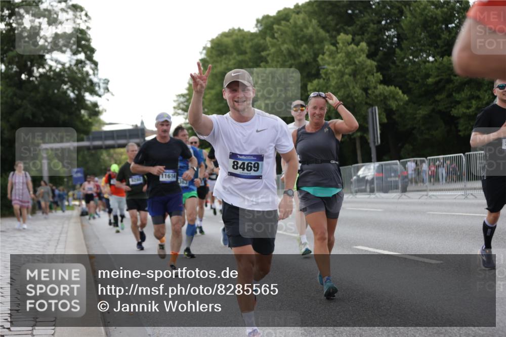 29.06.2025 - hella hamburg halbmarathon Jannik Wohlers http://msf.ph/oto/8285565 29.06.2025 10:03:28 Lombardsbrücke 1032, 1355, 1367, 2277, 4095, 5363, 5396, 5613, 7006, 7306, 7485, 8469, 8484, 8727, 9280, 9899, 11402, 11614, 12336, 12653, 13173, 15520, 16113, 16621, 17098, 17955, 18985 meine-sportfotos.de