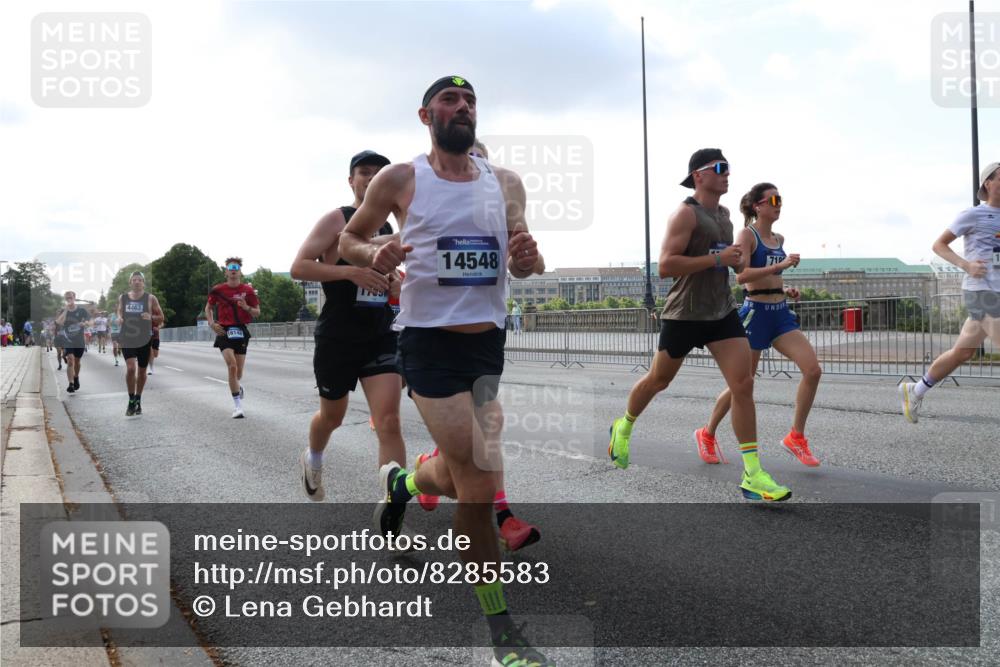 29.06.2025 - hella hamburg halbmarathon Lena Gebhardt http://msf.ph/oto/8285583 29.06.2025 09:45:54 Lombardsbrücke 4463, 16148, 14548, 57, 1080, 1686, 1707, 1894, 2460, 2525, 2689, 3809, 4129, 4463, 4679, 4698, 4749, 4812, 5187, 5550, 6169, 6358, 6495, 6878, 7055, 7186, 7389, 7481, 7880, 7965, 8062, 8190, 9345, 9571, 9634, 10017, 10270, 10453, 10484, 10876, 11120, 11199, 12189, 12232, 12234, 12308, 12681, 12691, 12988, 13066, 13167, 13343, 13618, 13686, 13754, 14028, 14167, 14293, 15115, 16507, 17768 meine-sportfotos.de