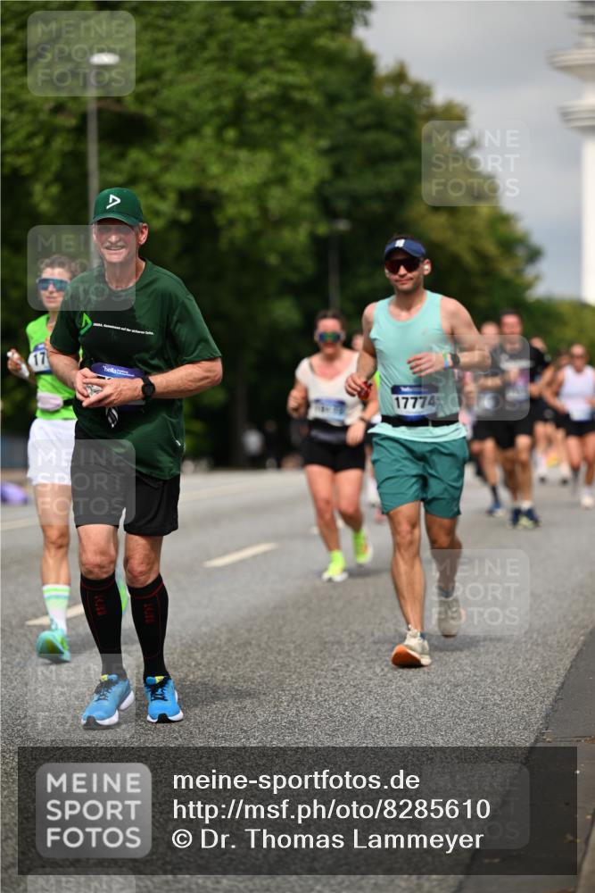 29.06.2025 - hella hamburg halbmarathon Dr. Thomas Lammeyer http://msf.ph/oto/8285610 29.06.2025 10:15:58 Kennedybrücke 1062, 1790, 2661, 3746, 3837, 4499, 6966, 7370, 7474, 8206, 8207, 8368, 9119, 9253, 9254, 9405 meine-sportfotos.de