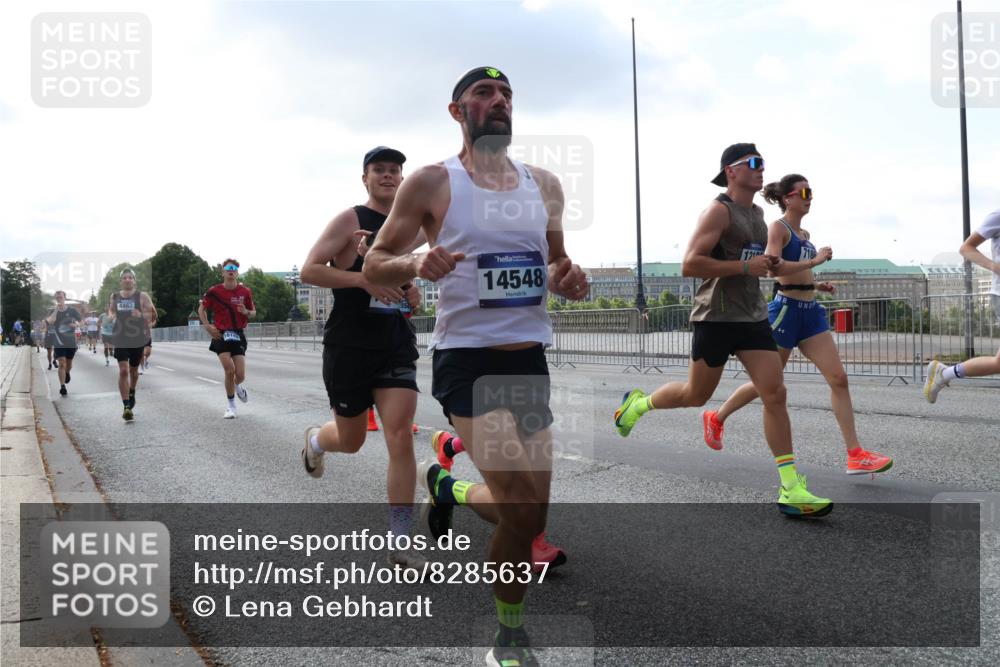 29.06.2025 - hella hamburg halbmarathon Lena Gebhardt http://msf.ph/oto/8285637 29.06.2025 09:45:54 Lombardsbrücke 4463, 4403, 1614, 14548, 57, 1080, 1686, 1707, 1894, 2460, 2525, 2689, 3809, 4129, 4463, 4679, 4698, 4749, 4812, 5187, 5550, 6169, 6358, 6495, 6878, 7055, 7186, 7389, 7481, 7880, 7965, 8062, 8190, 9345, 9571, 9634, 10017, 10270, 10453, 10484, 10876, 11120, 11199, 12189, 12232, 12234, 12308, 12681, 12691, 12988, 13066, 13167, 13343, 13618, 13686, 13754, 14028, 14167, 14293, 15115, 16507, 17768 meine-sportfotos.de