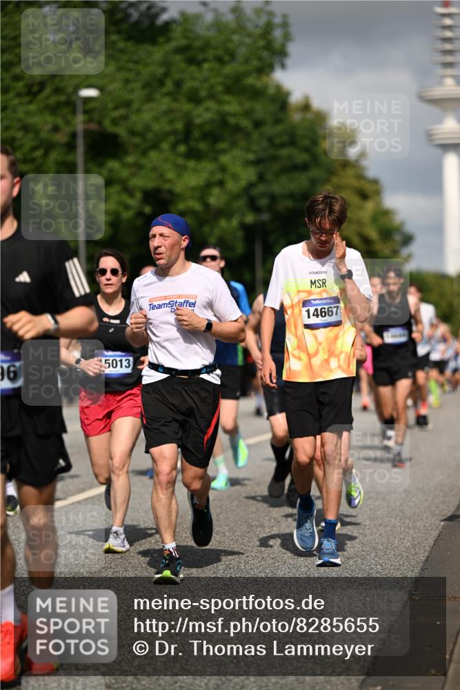 29.06.2025 - hella hamburg halbmarathon Dr. Thomas Lammeyer http://msf.ph/oto/8285655 29.06.2025 09:53:18 Kennedybrücke 1343, 1445, 1800, 1975, 2324, 2573, 2949, 3136, 3282, 3431, 4303, 4425, 5248, 5889, 6123, 6149, 6682, 7229, 7495, 7796, 8370, 8465, 8925, 9264, 9265, 9296, 9914, 10930 meine-sportfotos.de