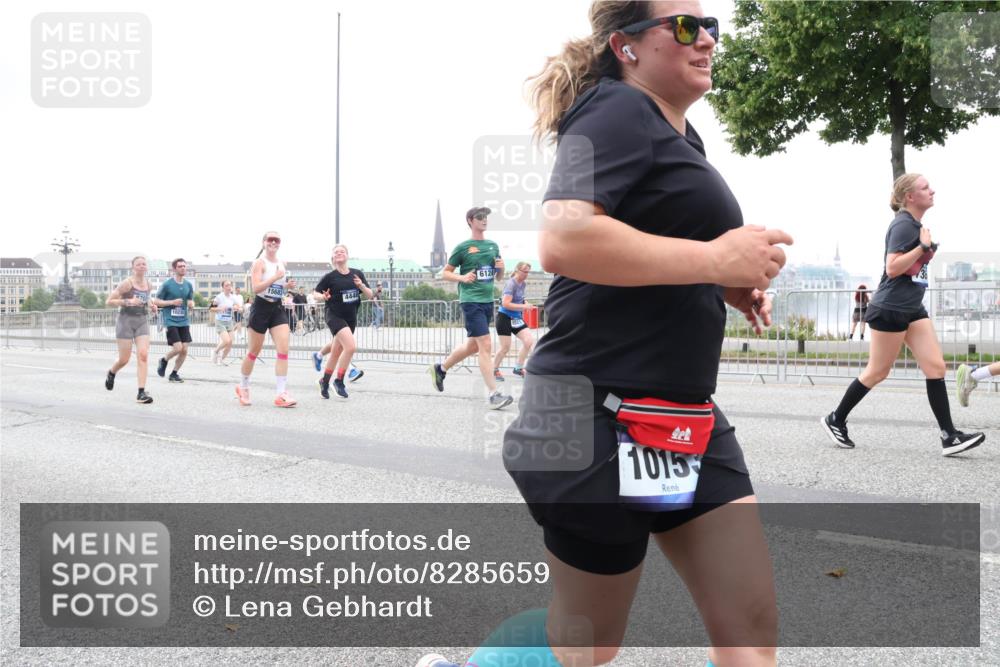 29.06.2025 - hella hamburg halbmarathon Lena Gebhardt http://msf.ph/oto/8285659 29.06.2025 10:46:35 Lombardsbrücke 1363, 1371, 1375, 1429, 1465, 1532, 1608, 1720, 1837, 1999, 2162, 2320, 2423, 2500, 2697, 2813, 2951, 3277, 3406, 3407, 3410, 3469, 3734, 3823, 4119, 4202, 4296, 4342, 4355, 4448, 4604, 5697, 5700, 5854, 6068, 6124, 6161, 6740, 7303, 7364, 7368, 7374, 7412, 7767, 7827, 7960, 7983, 8047, 8477, 8551, 8553, 8700, 9129, 9337, 9445, 9691, 10153, 10230, 11361, 11876, 11910, 12298, 12333, 12507, 12522, 13969, 14261, 15852, 16882, 16987 meine-sportfotos.de