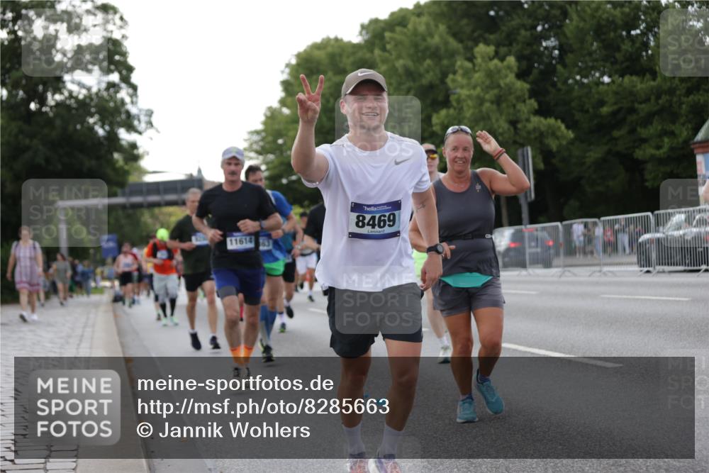 29.06.2025 - hella hamburg halbmarathon Jannik Wohlers http://msf.ph/oto/8285663 29.06.2025 10:03:28 Lombardsbrücke 1032, 1355, 1367, 2277, 4095, 5363, 5396, 5613, 7006, 7306, 7485, 8469, 8484, 8727, 9280, 9899, 11402, 11614, 12336, 12653, 13173, 15520, 16113, 16621, 17098, 17955, 18985 meine-sportfotos.de