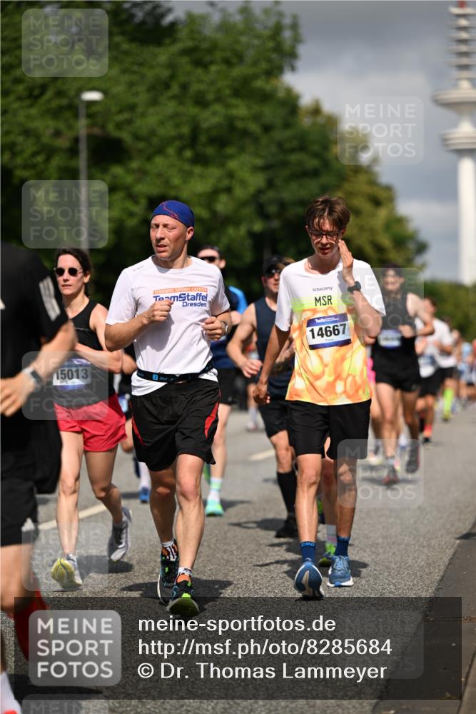 29.06.2025 - hella hamburg halbmarathon Dr. Thomas Lammeyer http://msf.ph/oto/8285684 29.06.2025 09:53:18 Kennedybrücke 1343, 1445, 1800, 1975, 2324, 2573, 2949, 3136, 3282, 3431, 4303, 4425, 5248, 5889, 6123, 6149, 6682, 7229, 7495, 7796, 8370, 8465, 8925, 9264, 9265, 9296, 9914, 10930 meine-sportfotos.de