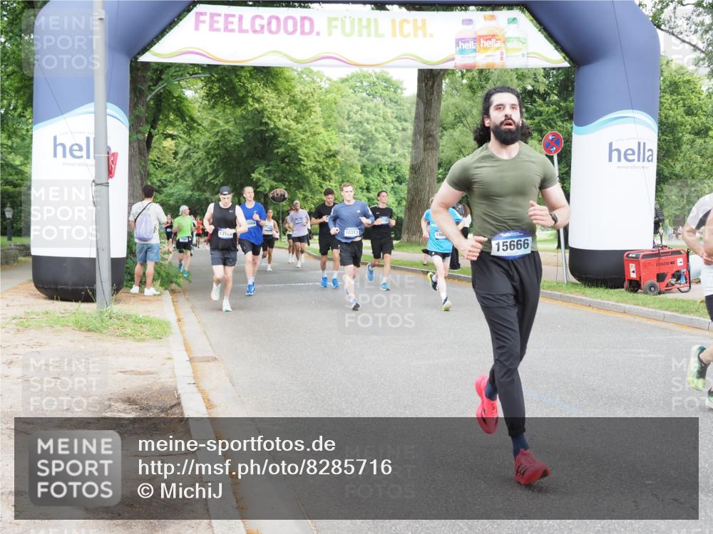 29.06.2025 - hella hamburg halbmarathon MichiJ http://msf.ph/oto/8285716 29.06.2025 10:32:55 Zwischen KM18-KM19 1520, 6575, 8218, 10313, 12154, 13123, 13996, 14351, 15334, 15666, 16316, 18513, 19116 meine-sportfotos.de