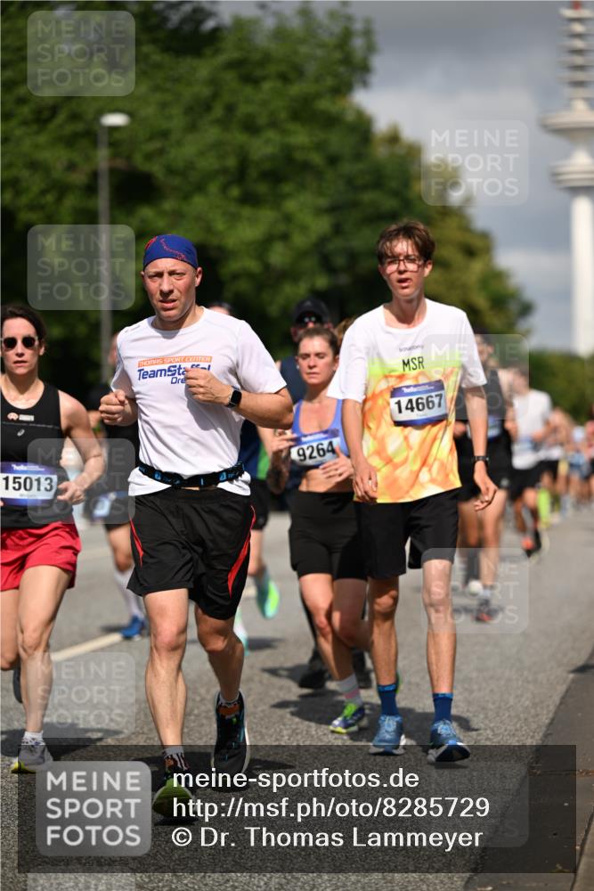 29.06.2025 - hella hamburg halbmarathon Dr. Thomas Lammeyer http://msf.ph/oto/8285729 29.06.2025 09:53:18 Kennedybrücke 1343, 1445, 1800, 1975, 2324, 2573, 2949, 3136, 3282, 3431, 4303, 4425, 5248, 5889, 6123, 6149, 6682, 7229, 7495, 7796, 8370, 8465, 8925, 9264, 9265, 9296, 9914, 10930 meine-sportfotos.de