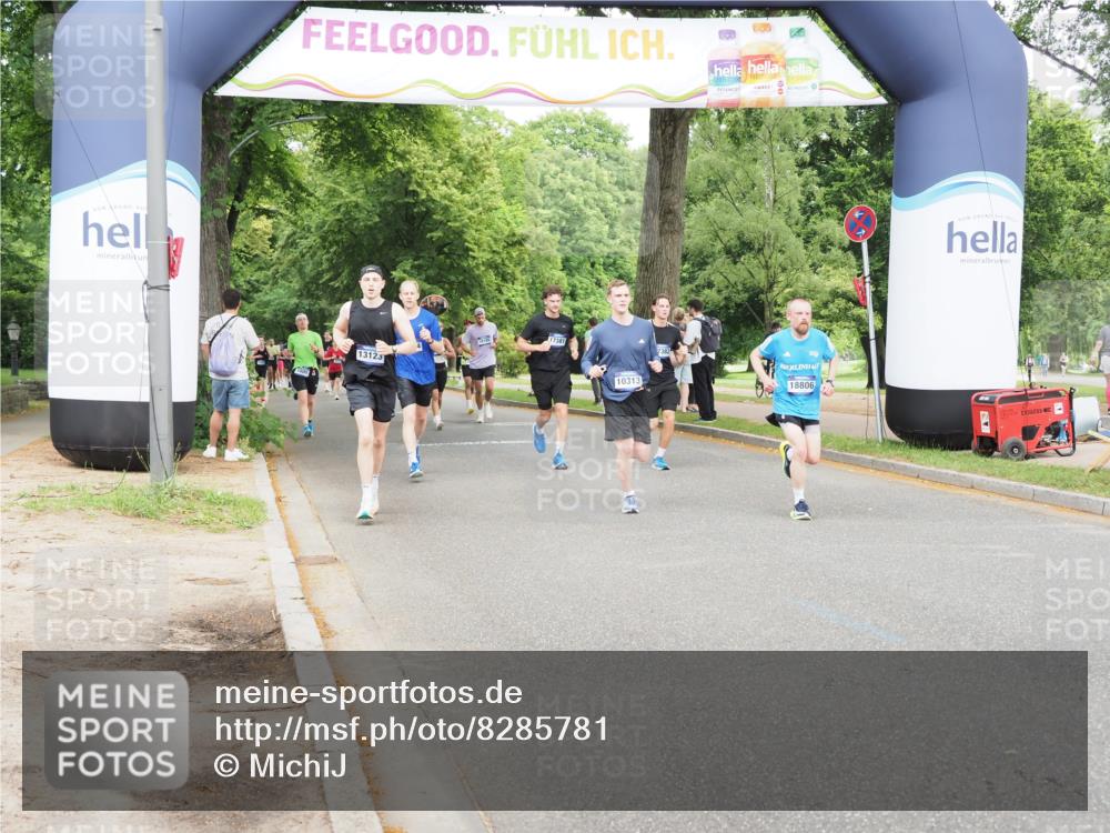 29.06.2025 - hella hamburg halbmarathon MichiJ http://msf.ph/oto/8285781 29.06.2025 10:32:56 Zwischen KM18-KM19 1520, 6575, 8218, 10064, 10313, 12154, 13123, 13996, 14351, 15334, 15666, 16316, 17381, 18513, 18806, 19116 meine-sportfotos.de