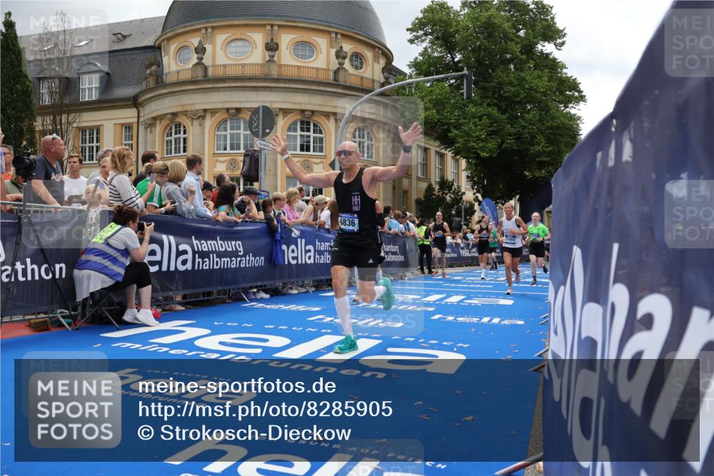 29.06.2025 - hella hamburg halbmarathon Strokosch-Dieckow http://msf.ph/oto/8285905 29.06.2025 10:47:55 Ziel 1086, 1604, 1613, 4528, 4601, 5022, 6377, 6836, 11961, 12724, 12747, 12808, 14730, 15333, 16766, 17451, 18206, 18356, 18836, 18922, 19198 meine-sportfotos.de