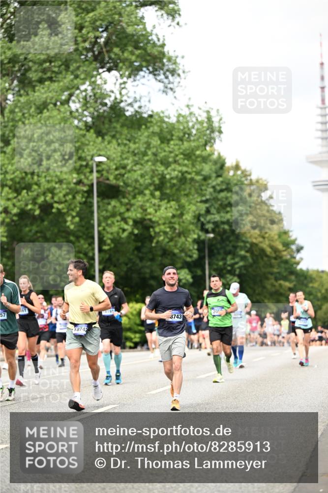 29.06.2025 - hella hamburg halbmarathon Dr. Thomas Lammeyer http://msf.ph/oto/8285913 29.06.2025 10:37:04 Kennedybrücke 1078, 1199, 1237, 1647, 1732, 1879, 2059, 2384, 2959, 3221, 3391, 3422, 3653, 3660, 3670, 3708, 3753, 4030, 4096, 4446, 4555, 5110, 5156, 5581, 6861, 7135, 7531, 7749, 7750, 8170, 8175, 8595, 8839, 9034, 9289, 9471, 9542, 9768, 9780, 9812, 10002, 10203, 10770 meine-sportfotos.de