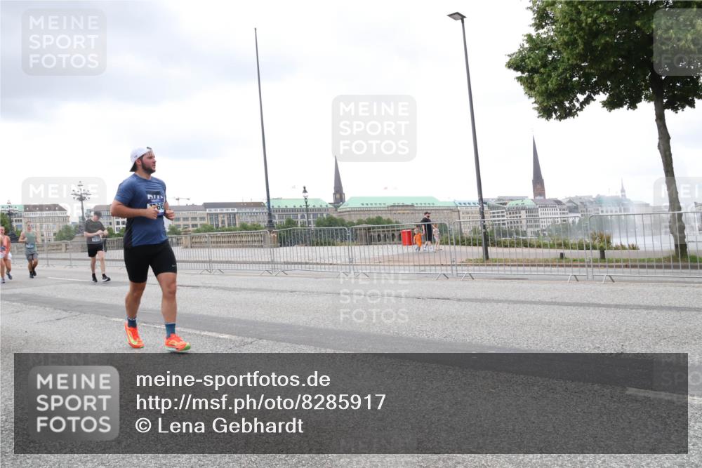 29.06.2025 - hella hamburg halbmarathon Lena Gebhardt http://msf.ph/oto/8285917 29.06.2025 10:55:21 Lombardsbrücke 66, 1013, 1616, 1873, 1917, 2090, 2452, 3002, 3115, 3157, 3274, 3577, 4039, 4191, 4192, 4628, 5040, 5392, 5483, 5487, 5727, 6395, 6396, 6839, 6944, 7219, 7238, 7548, 7680, 7766, 8403, 8519, 8626, 9596, 9614, 9618, 9857, 9858, 10094, 10109, 10458, 10559, 10686, 10885, 11109, 11737, 11788, 11908, 12147, 12148, 12902, 13098, 13230, 13548, 13979, 13980, 14515, 14727, 15152, 15160, 16385 meine-sportfotos.de