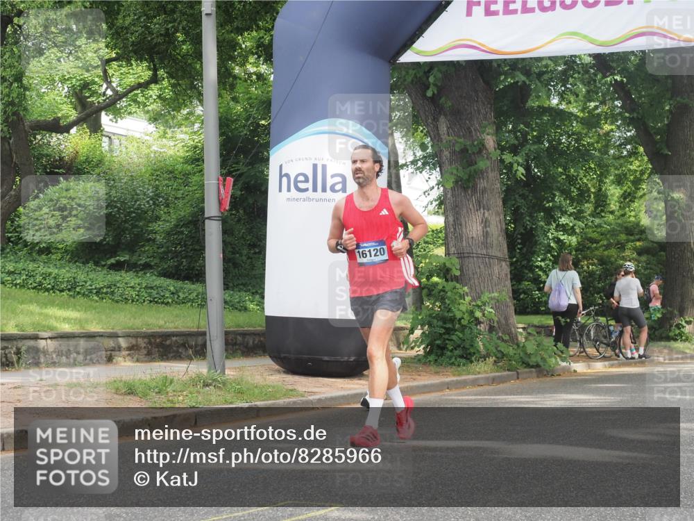 29.06.2025 - hella hamburg halbmarathon KatJ http://msf.ph/oto/8285966 29.06.2025 10:11:37 Zwischen KM18-KM19  meine-sportfotos.de