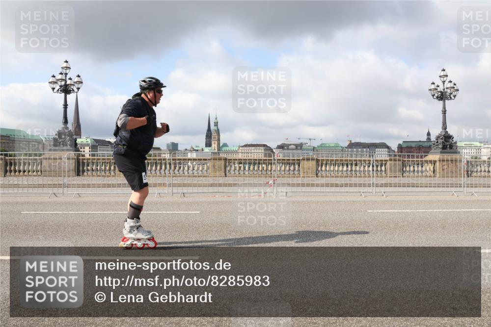 29.06.2025 - hella hamburg halbmarathon Lena Gebhardt http://msf.ph/oto/8285983 29.06.2025 09:05:29 Lombardsbrücke  meine-sportfotos.de