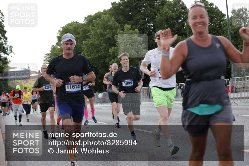 29.06.2025 - hella hamburg halbmarathon Jannik Wohlers http://msf.ph/oto/8285994 29.06.2025 10:03:30 Lombardsbrücke 1032, 1355, 1367, 2277, 3488, 4095, 4488, 5363, 5613, 7006, 7306, 7485, 8421, 8422, 8423, 8469, 8727, 9280, 9899, 11402, 11614, 12336, 12653, 13173, 13583, 15520, 16113, 16621, 17098, 17955, 18111, 18985 meine-sportfotos.de